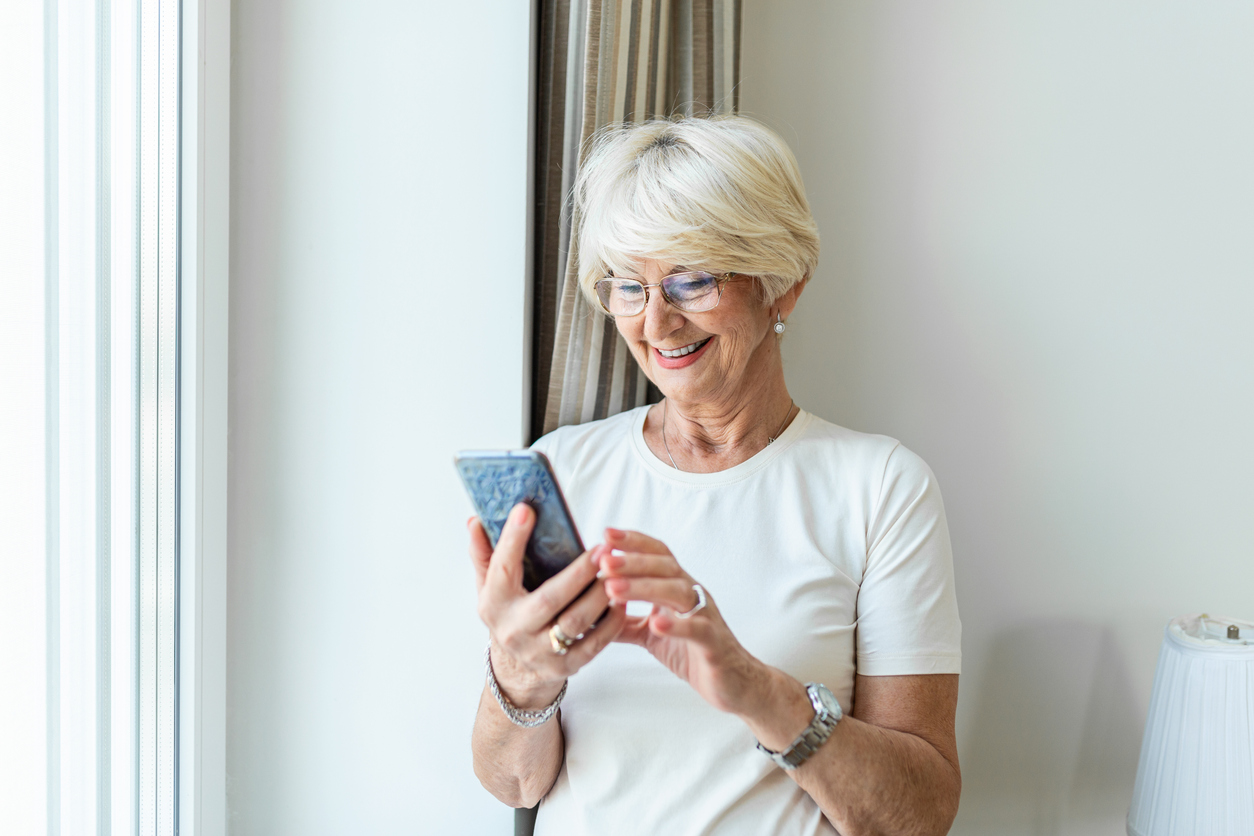 You are currently viewing Top 5 Types of Apps to Make Your Life Easier Caring for Your Aging Parent